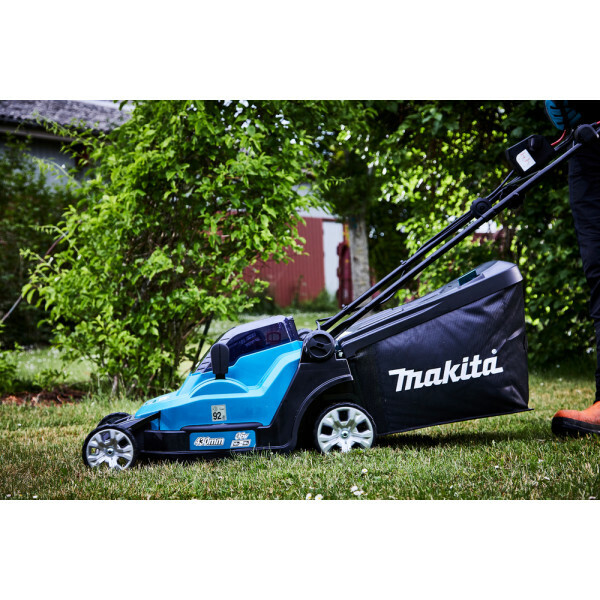 Газонокосилка аккумуляторная Makita DLM432Z (б/акк и з/у)
