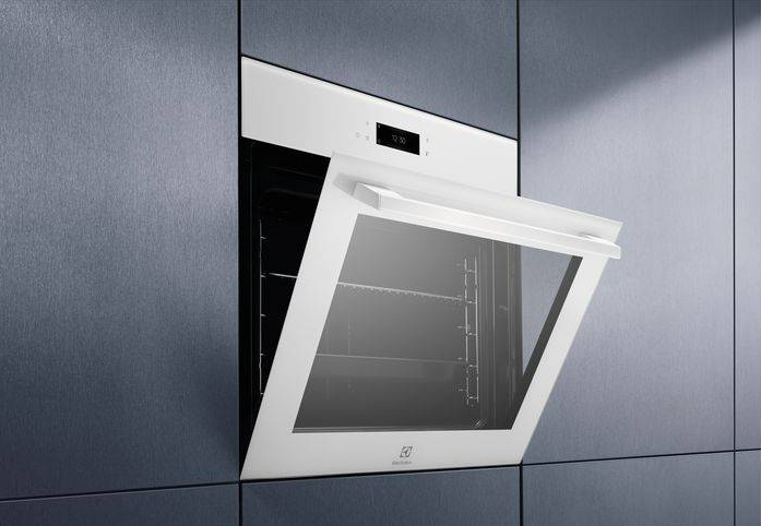 Электрический духовой шкаф Electrolux EOE8P39WV белый